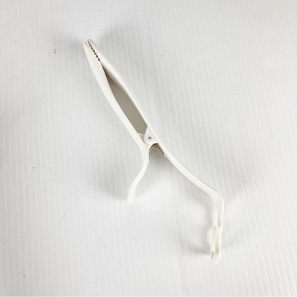 Pampered Chef Coating Nesting Trays and Tongs Tool 4 Piece Set 2605 - Picture 4 of 4